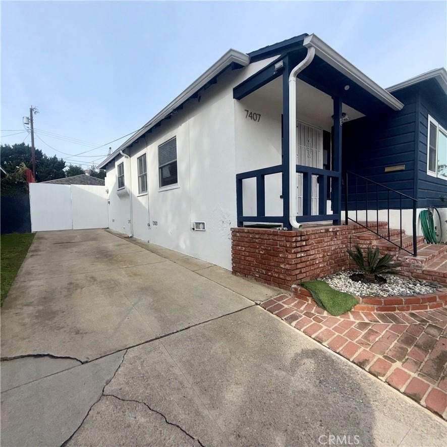 7407 Dunfield - Photo 2