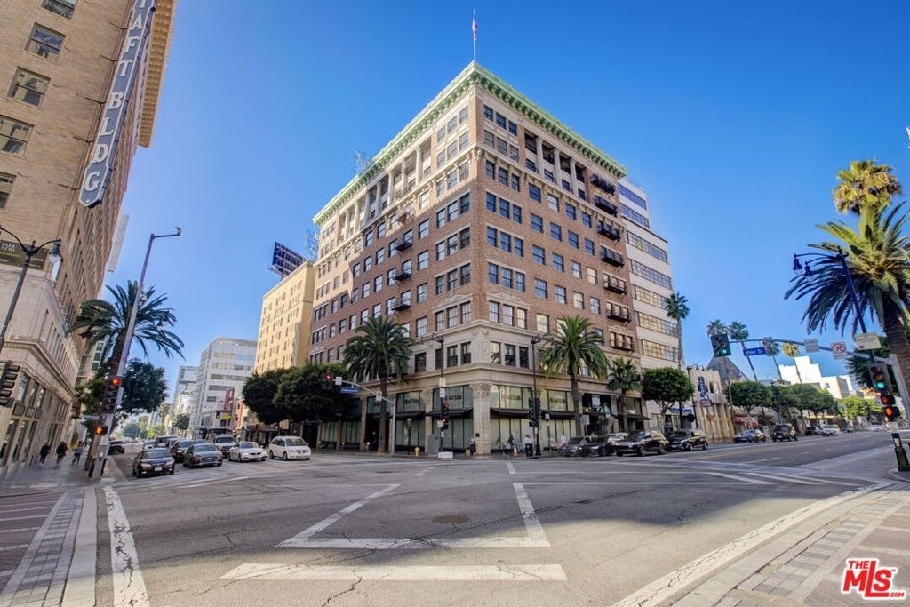 1645 N Vine Street - Photo 1