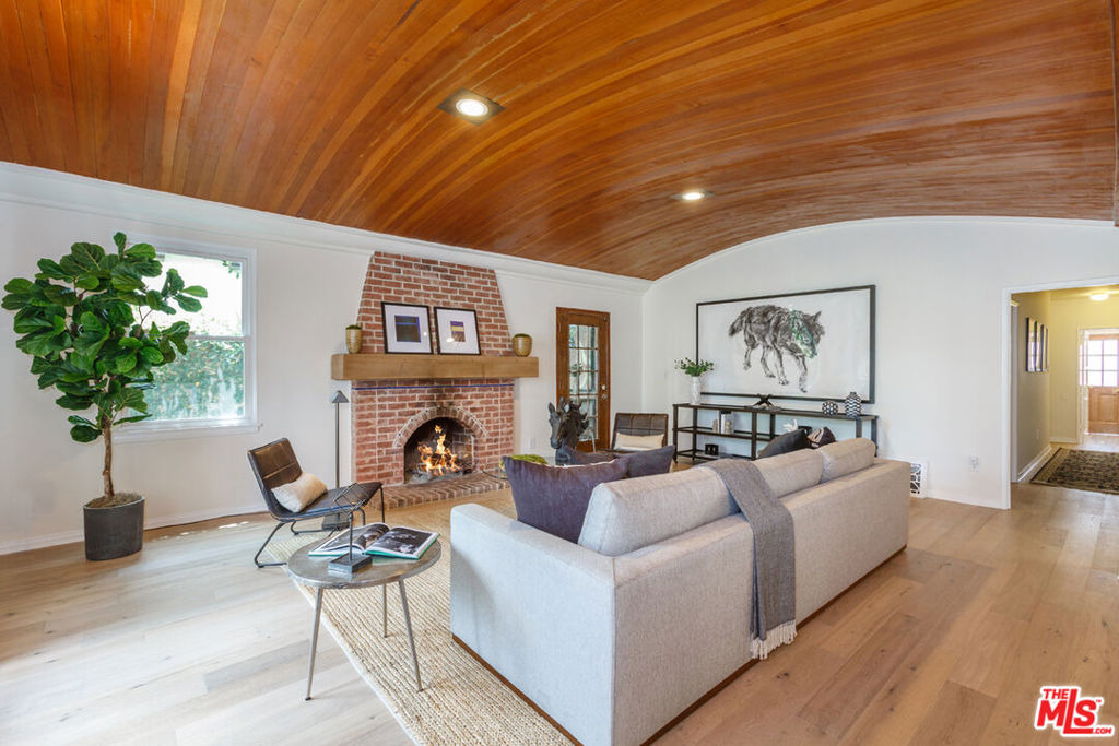 465 S Sherbourne Drive - Photo 1