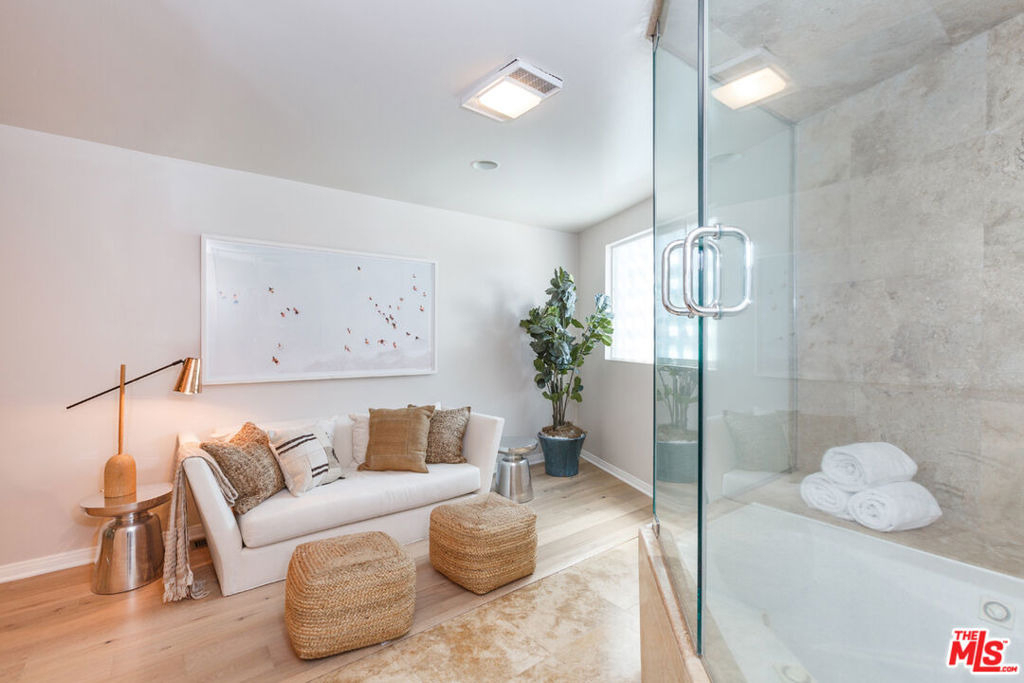 465 S Sherbourne Drive - Photo 16