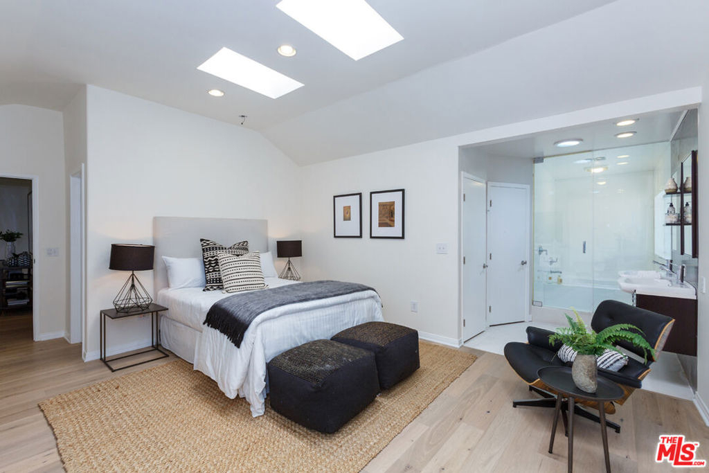 465 S Sherbourne Drive - Photo 9
