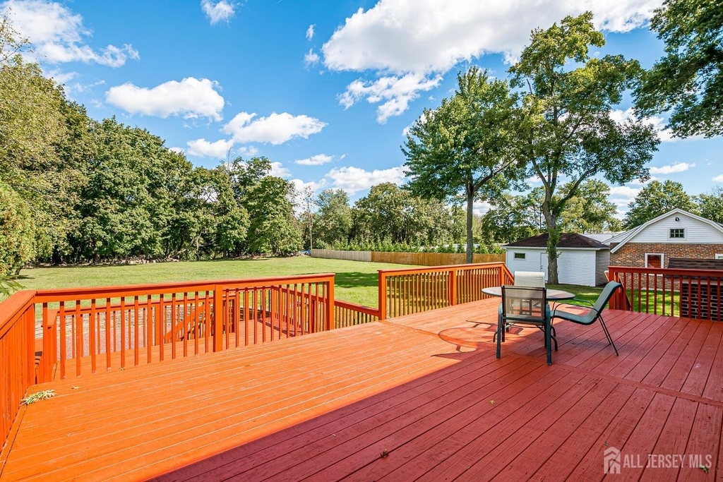 338 Buckelew Avenue - Photo 33