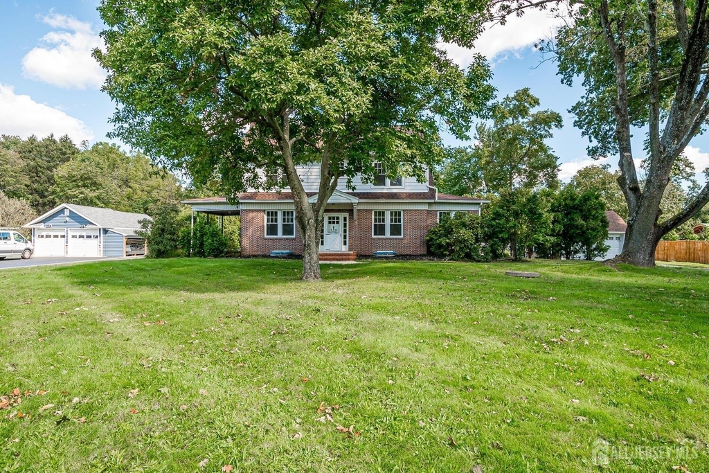 338 Buckelew Avenue - Photo 54