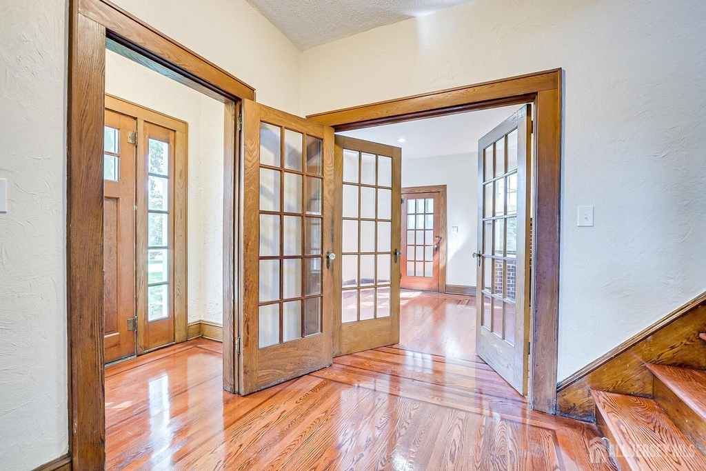 338 Buckelew Avenue - Photo 58