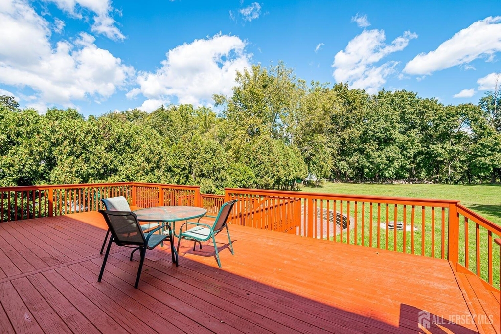 338 Buckelew Avenue - Photo 32