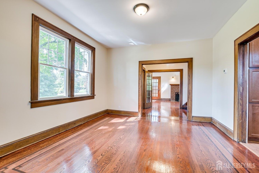 338 Buckelew Avenue - Photo 5