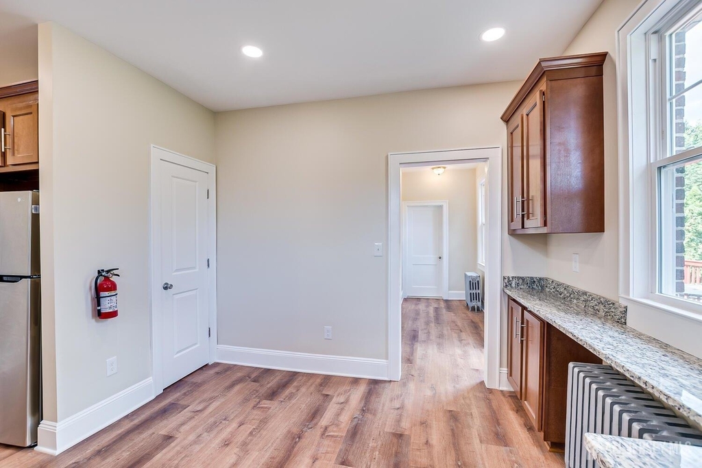 338 Buckelew Avenue - Photo 11