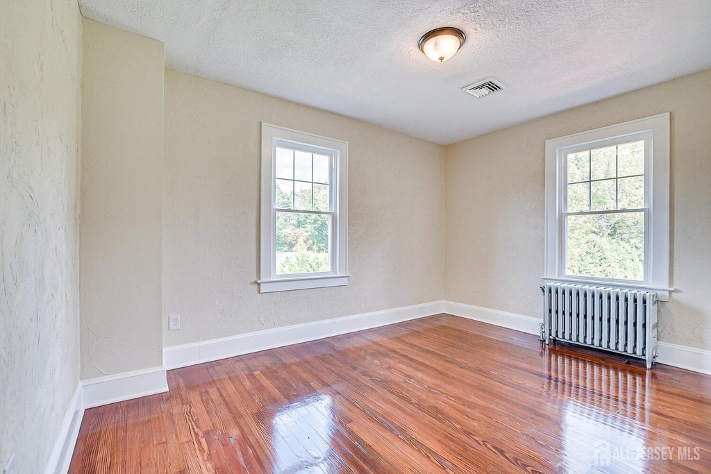 338 Buckelew Avenue - Photo 21