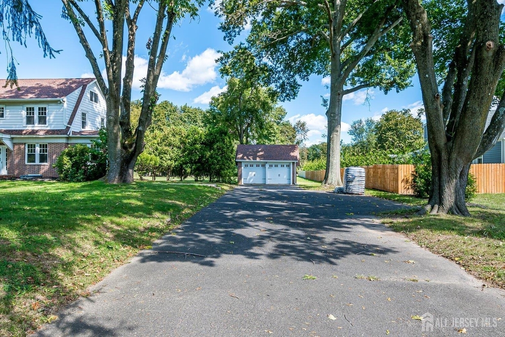 338 Buckelew Avenue - Photo 50