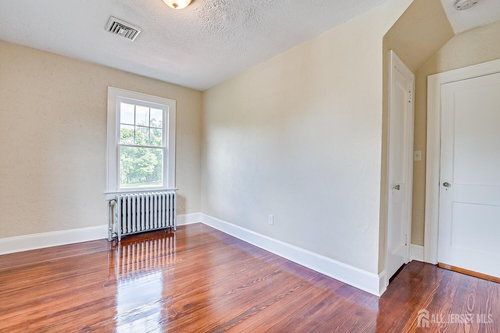338 Buckelew Avenue - Photo 22