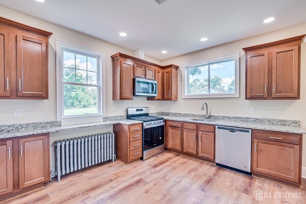 338 Buckelew Avenue - Photo 12