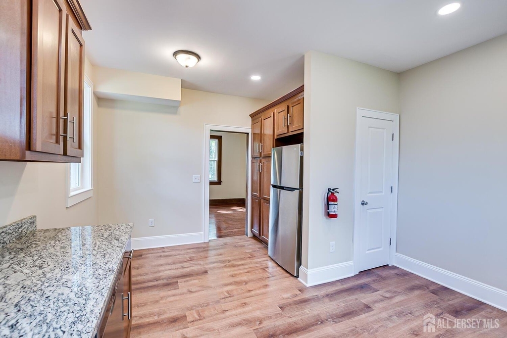 338 Buckelew Avenue - Photo 10