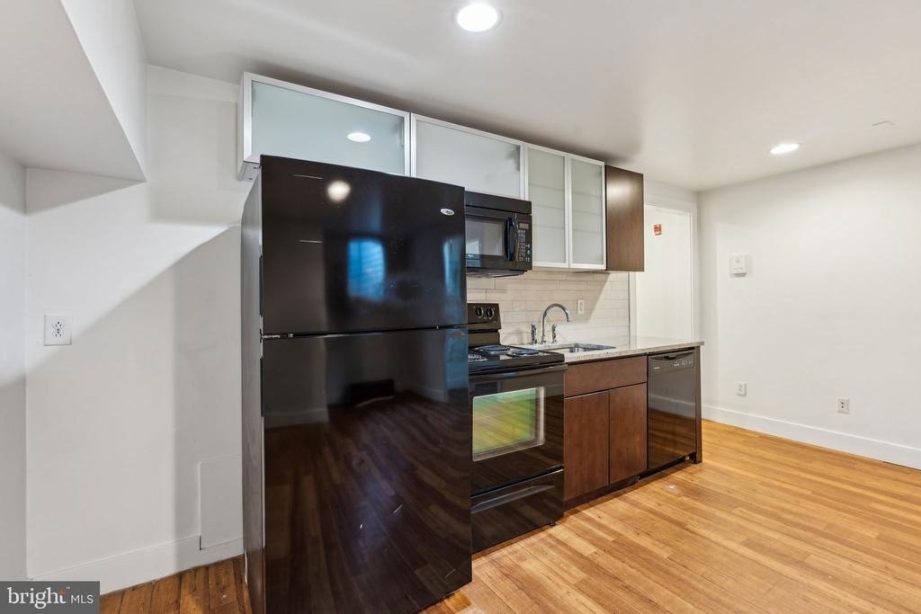 1611 W Montgomery Avenue - Photo 4
