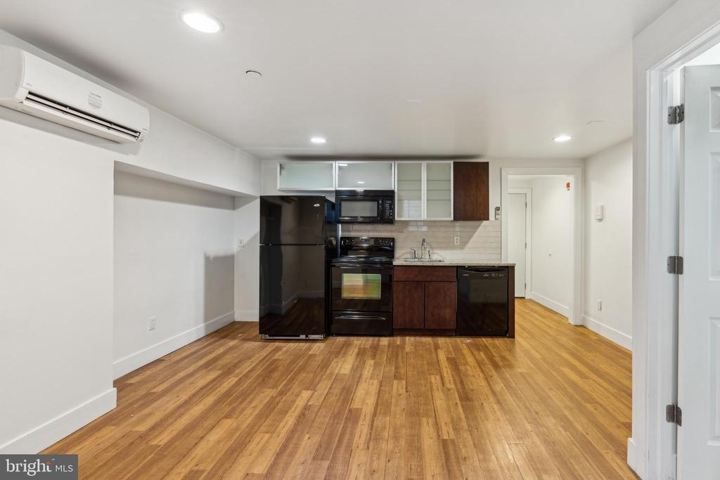 1611 W Montgomery Avenue - Photo 5
