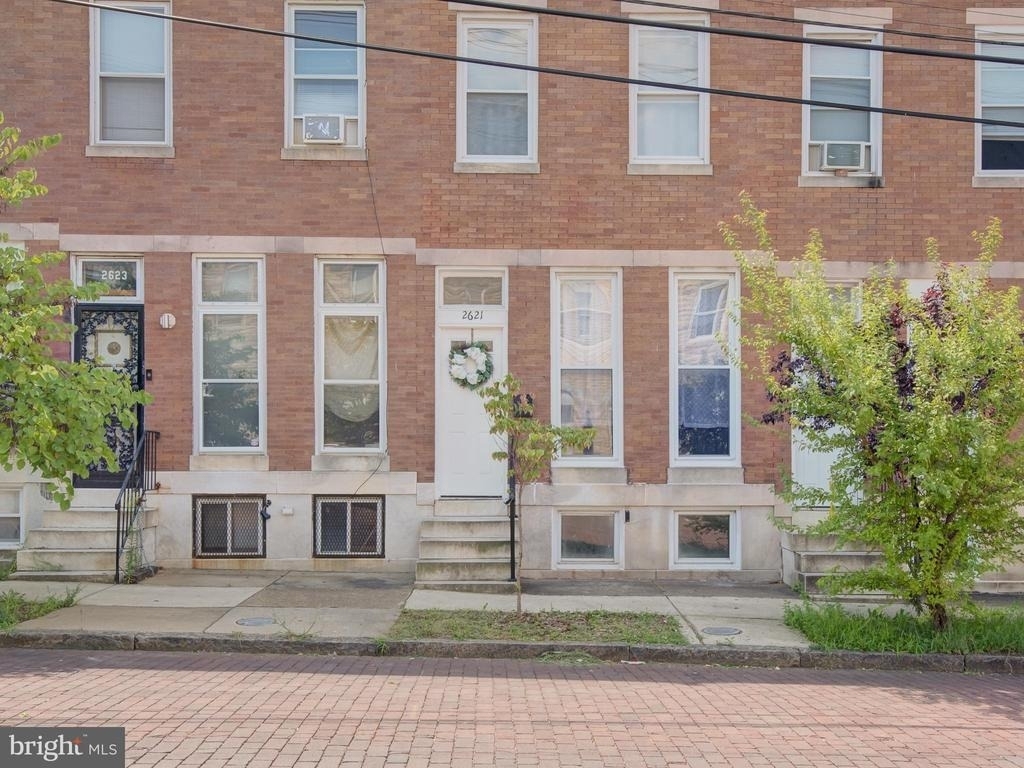 2621 E Oliver Street - Photo 2