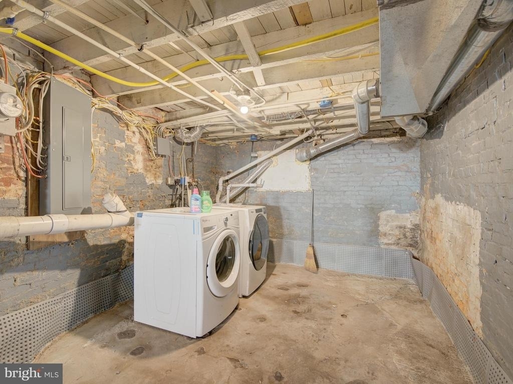 2621 E Oliver Street - Photo 45