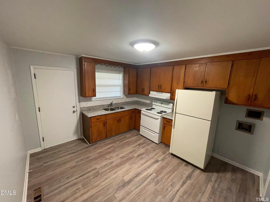334 Clark Street - Photo 5