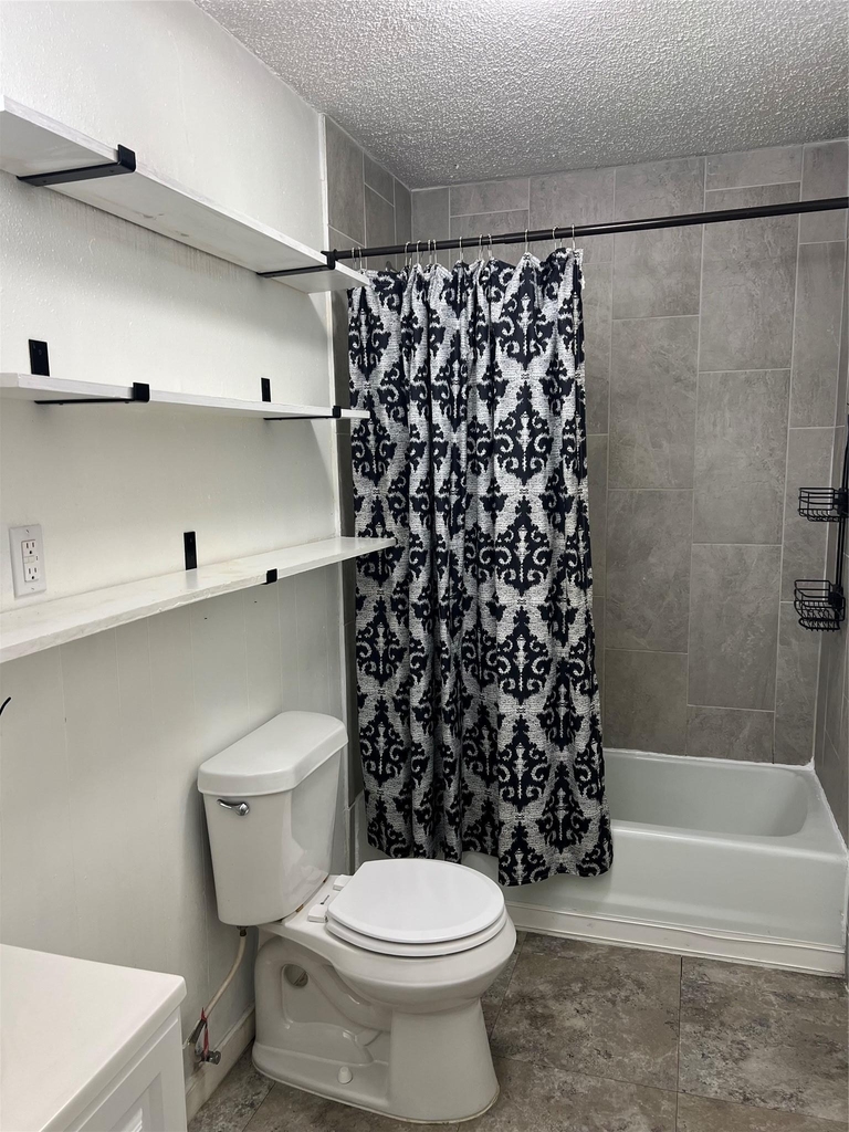 806 W 8th St - Photo 6