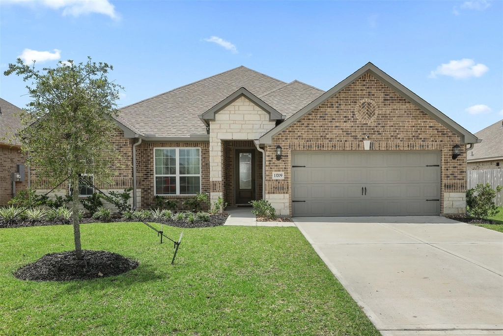 13709 Gaff Rig Drive - Photo 1