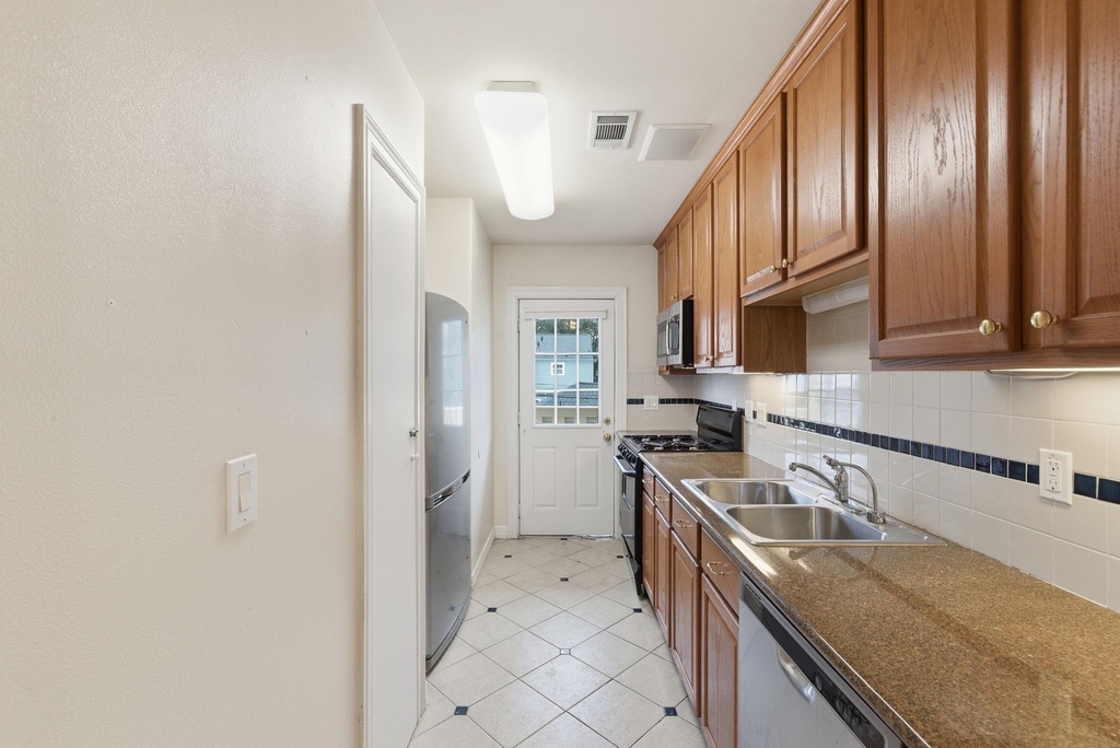 2513 Shakespeare Street - Photo 11
