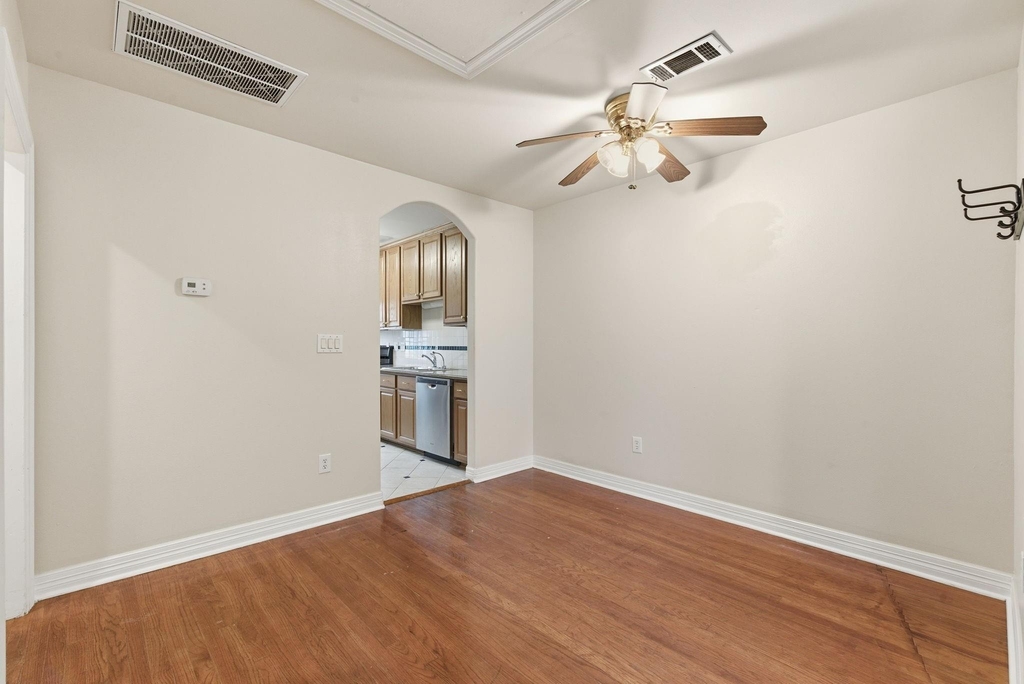 2513 Shakespeare Street - Photo 16