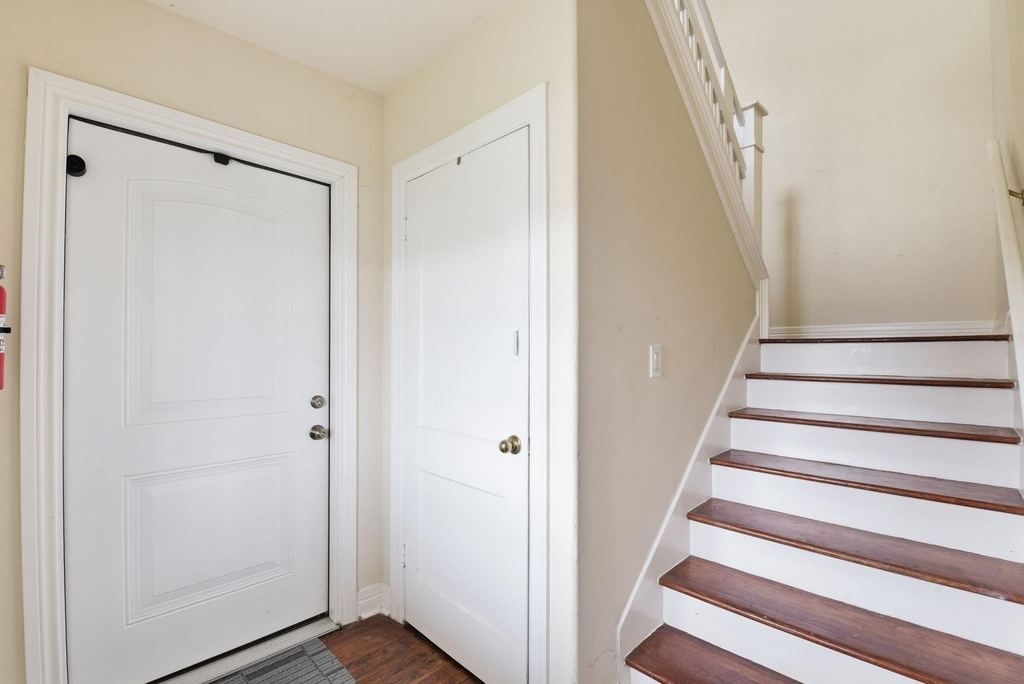 2513 Shakespeare Street - Photo 8