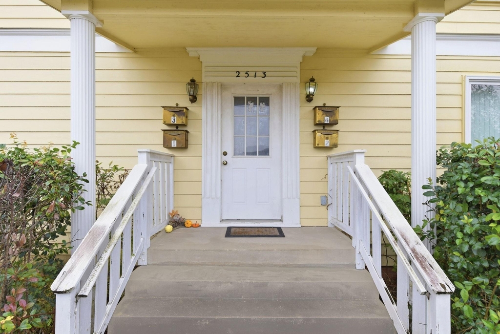 2513 Shakespeare Street - Photo 4