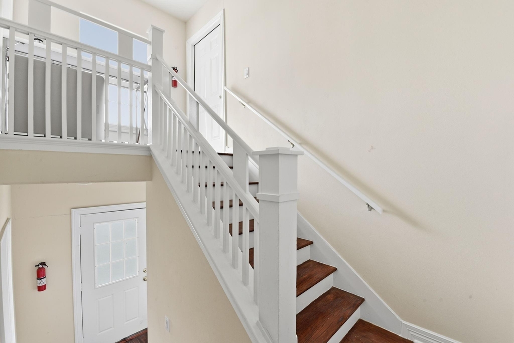 2513 Shakespeare Street - Photo 7