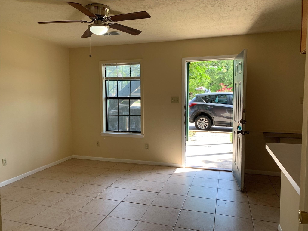 4100 College Main Street - Photo 4