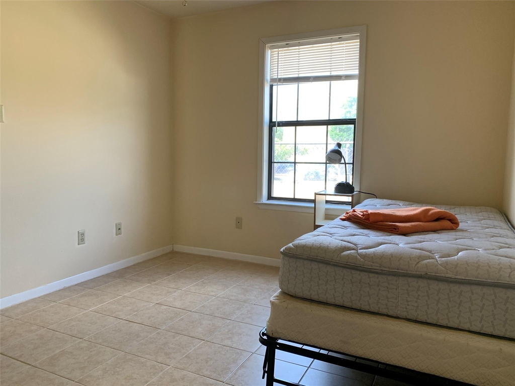 4100 College Main Street - Photo 5