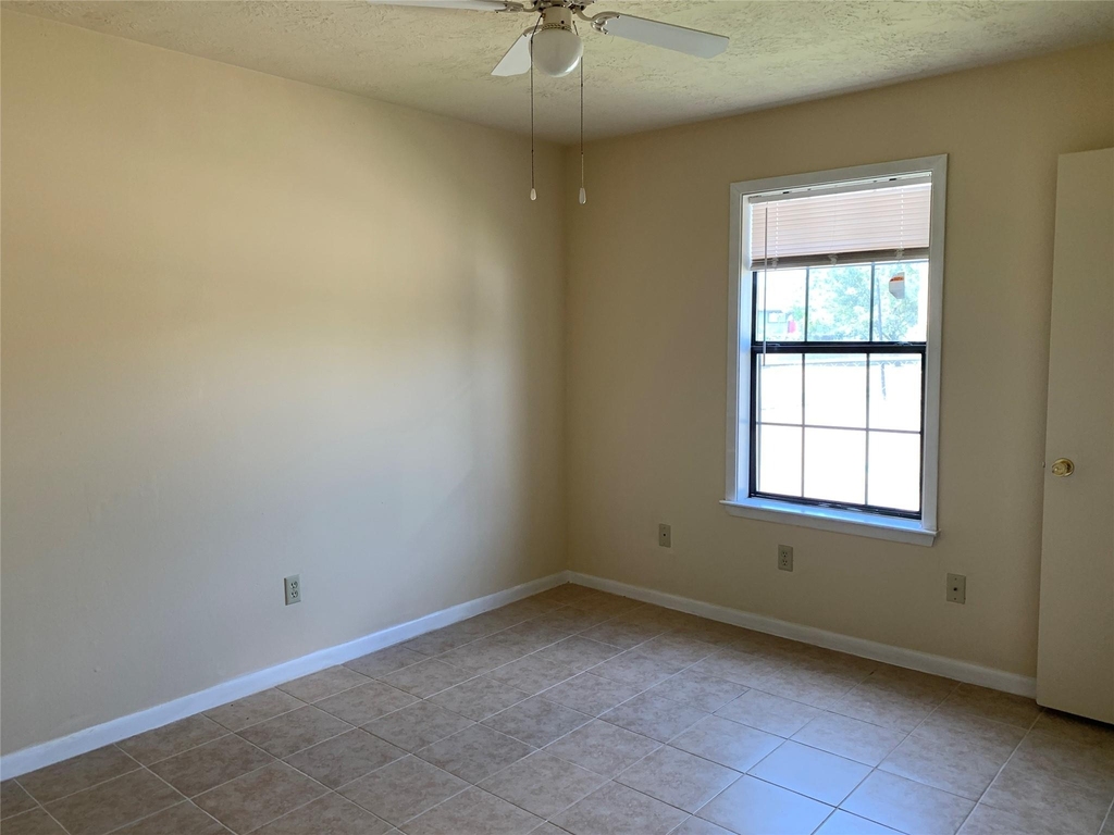 4100 College Main Street - Photo 6
