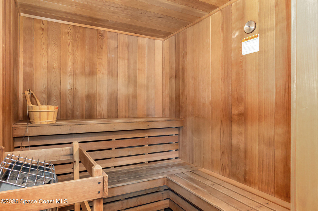 601 Shorewood Drive - Photo 33