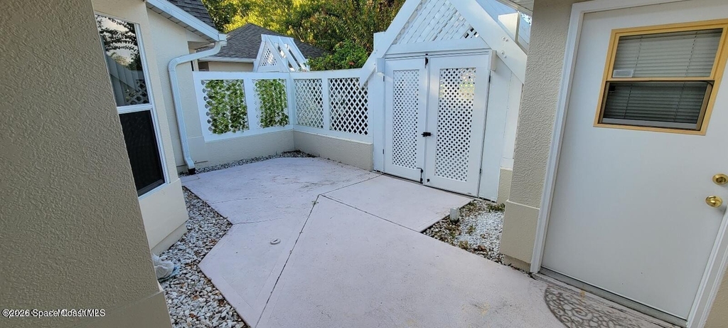 729 Kenwood Circle - Photo 2