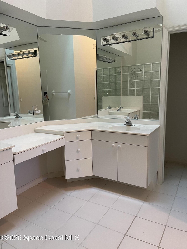 729 Kenwood Circle - Photo 13