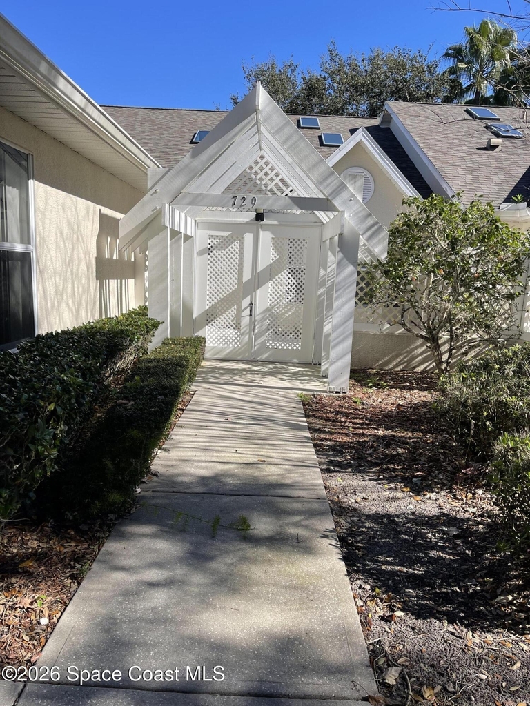 729 Kenwood Circle - Photo 1