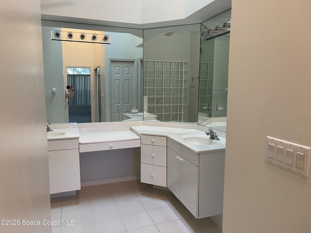 729 Kenwood Circle - Photo 12