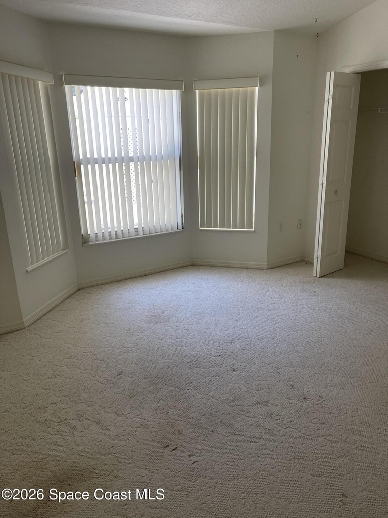 729 Kenwood Circle - Photo 5