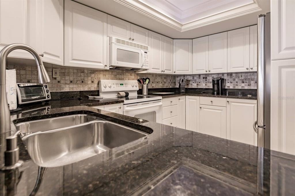 1125 W Peppertree Drive - Photo 13