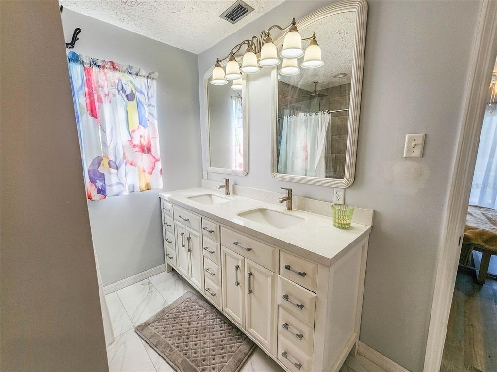 24 Claridge Court S - Photo 41