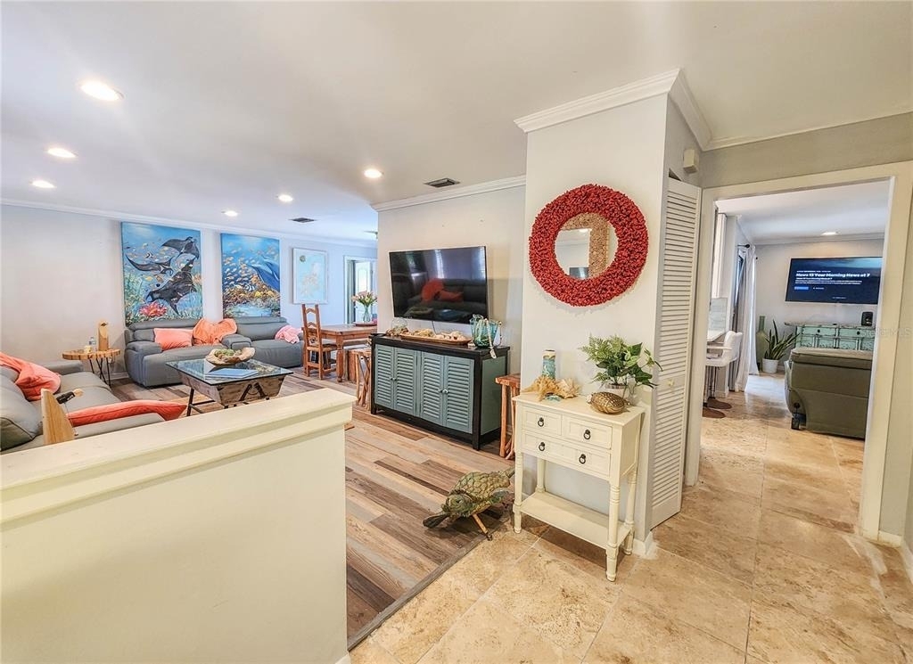 24 Claridge Court S - Photo 2