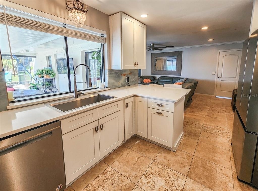 24 Claridge Court S - Photo 14