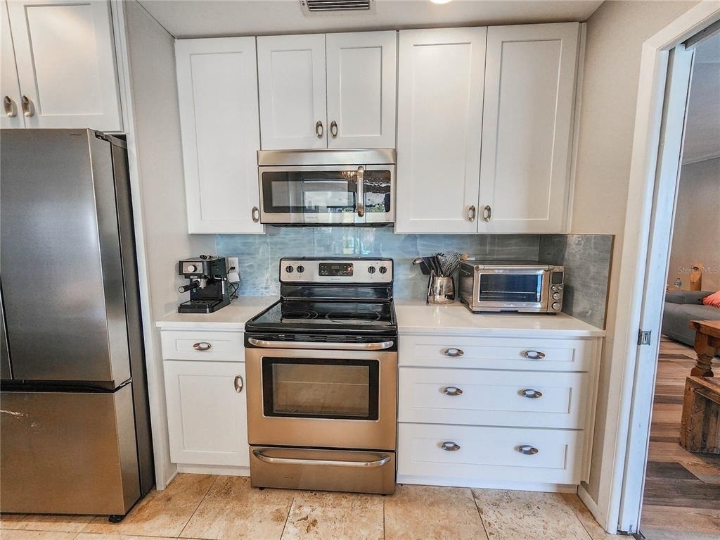 24 Claridge Court S - Photo 13