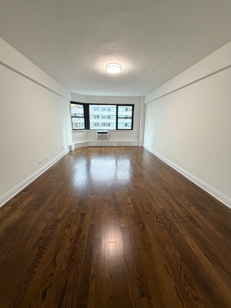 Third ave - Photo 3