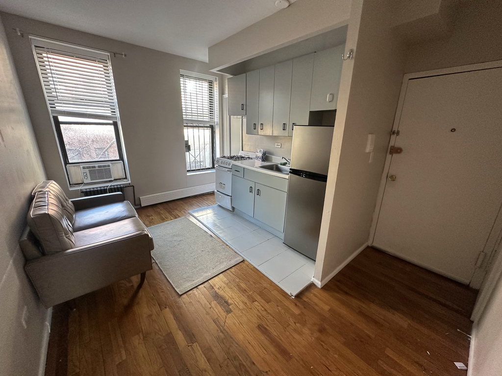 370 West 52nd Street - Photo 0