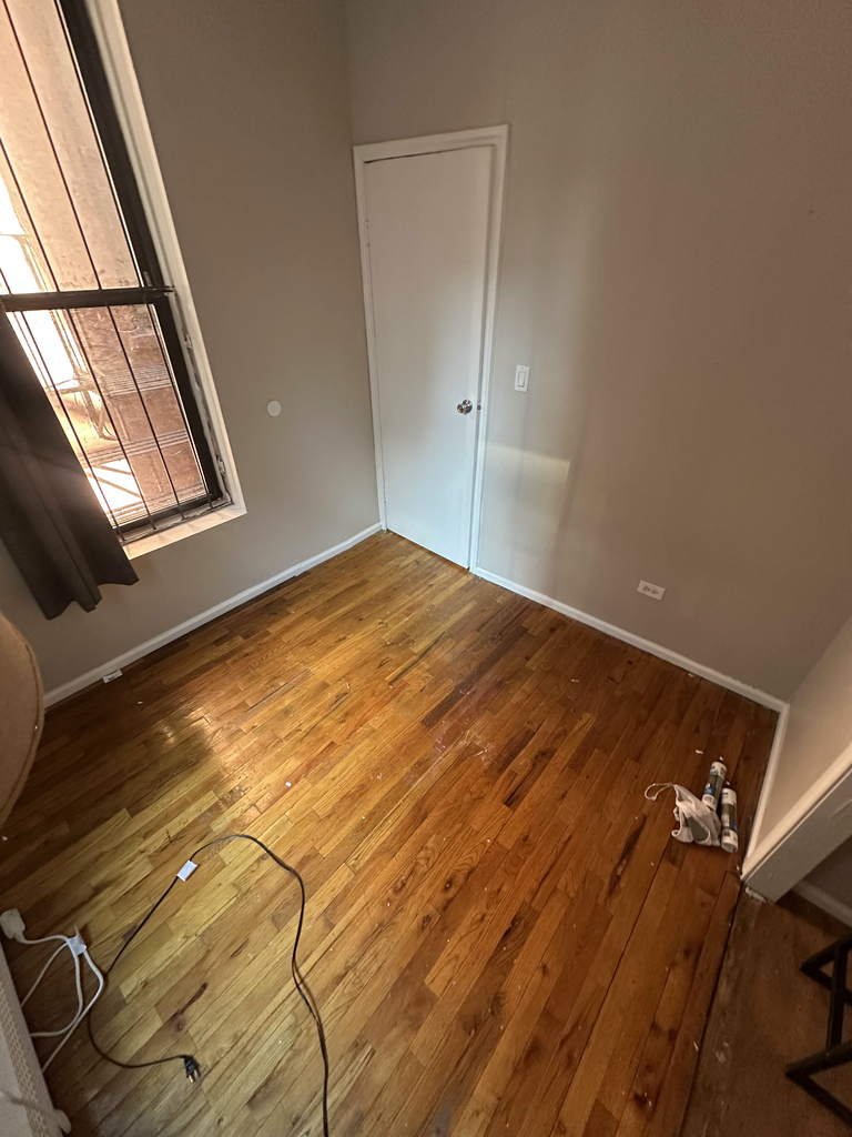 370 West 52nd Street - Photo 4