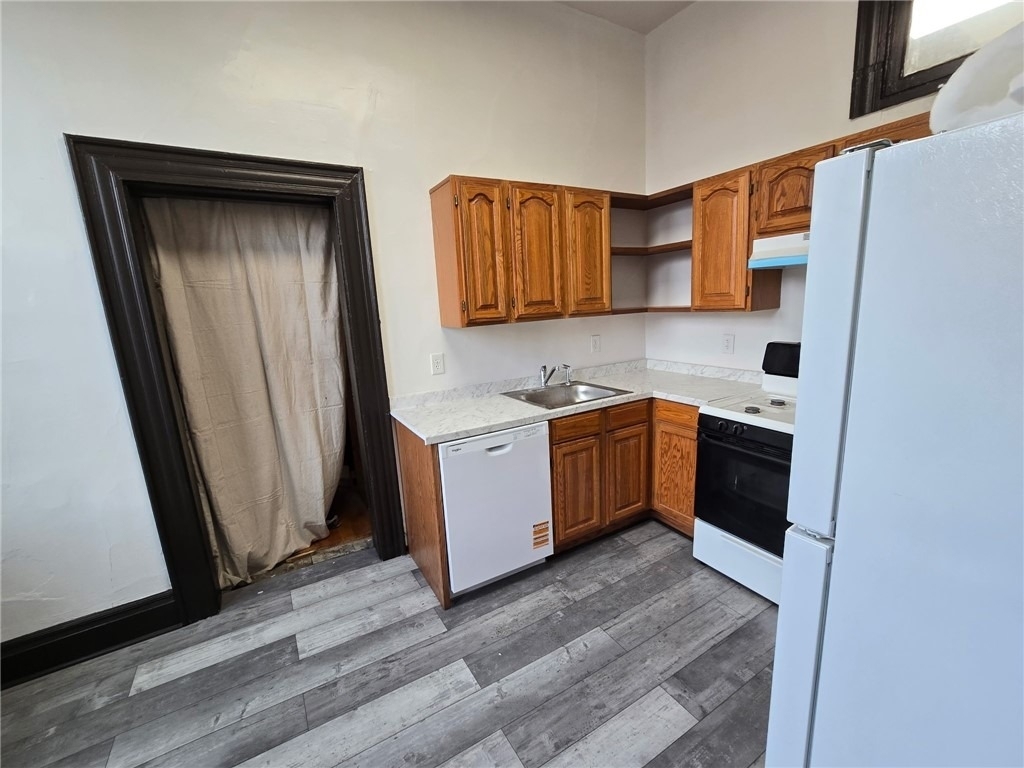 812 Mcclure St - Photo 0