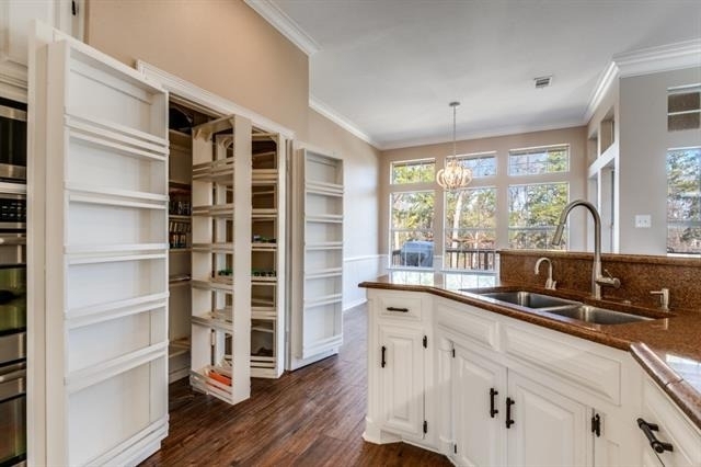 529 Chippendale Drive - Photo 18