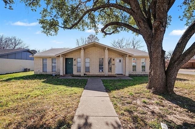 7700 Mary Drive - Photo 2