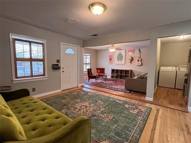 3025 Olive Place - Photo 2