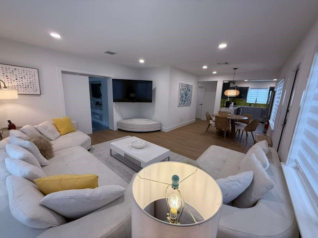 800 Se 11th Court - Photo 1